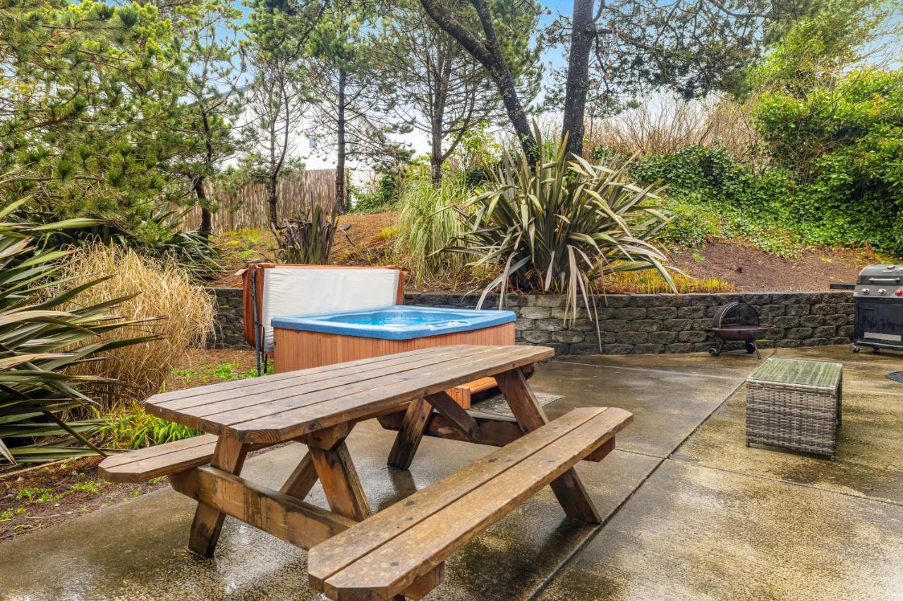 Gone Coastal Villa Lincoln City Exterior foto