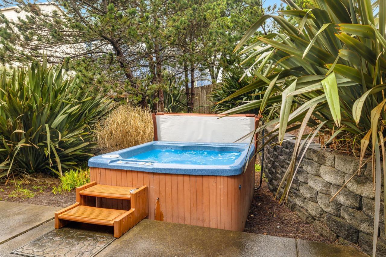 Gone Coastal Villa Lincoln City Exterior foto